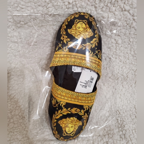 Versace Medusa Slippers - Picture 12 of 15